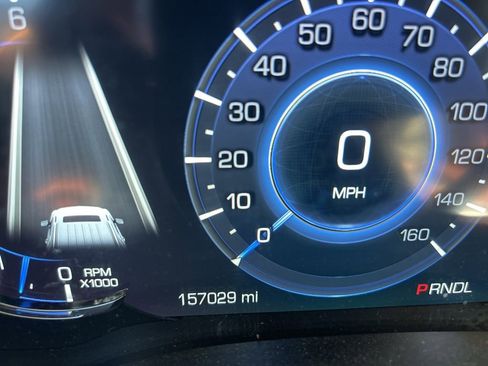 Used 2019 Cadillac Escalade ESV Premium Luxury image 23