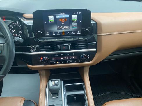 Used 2022 Nissan Pathfinder Platinum image 14