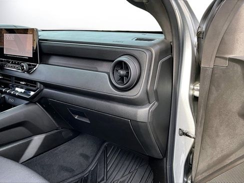 Used 2023 Chevrolet Colorado Trail Boss w/ Technology Package image 19