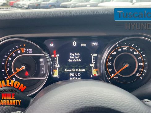 Used 2023 Jeep Gladiator Sport image 16