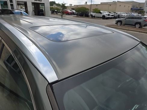 Used 2015 Toyota Highlander Limited FWD image 6
