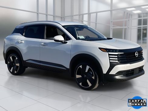 Certified 2025 Nissan Kicks SR image 8