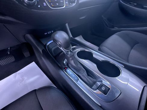 Used 2022 Chevrolet Malibu LT FWD image 30