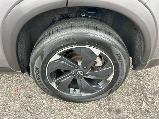 Certified 2025 Nissan Rogue SV AWD/4WD image 12
