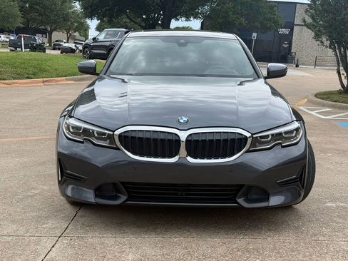 Used 2019 BMW 330i Sedan w/ Premium Package RWD image 2