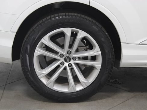 Used 2025 Audi Q7 3.0T Premium Plus AWD/4WD image 13