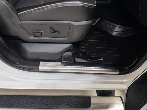 Used 2019 RAM 3500 Laramie image 40