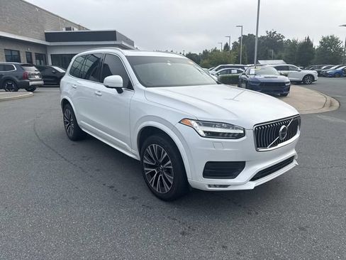 Used 2020 Volvo XC90 T5 Momentum w/ Protection Package FWD image 3
