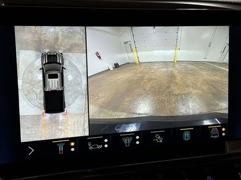 Used 2022 Chevrolet Silverado 1500 LT Trail Boss w/ LT Trail Boss Premium Package image 16