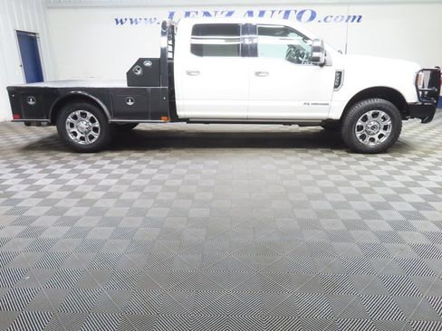 Used 2022 Ford F350 King Ranch w/ King Ranch Ultimate Package AWD/4WD image 2