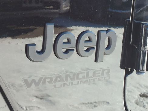 Used 2021 Jeep Wrangler Unlimited Sahara image 13