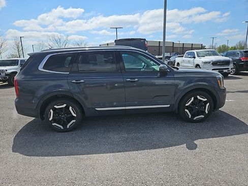 Used 2024 Kia Telluride S w/ S Sunroof Package image 8