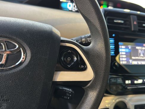 Used 2016 Toyota Prius Two image 19