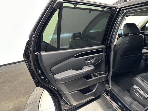 Certified 2025 Honda Pilot Touring image 27