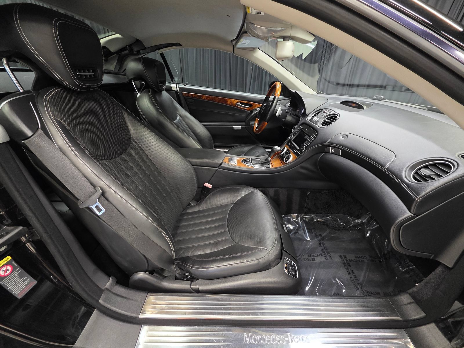 Used 2011 Mercedes-Benz SL 550 image 31