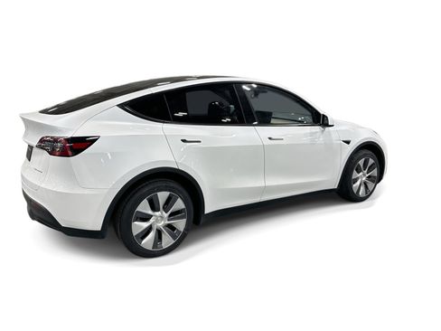 Certified 2023 Tesla Model Y AWD image 7