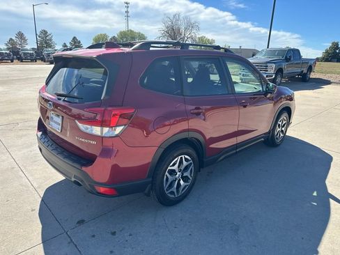 Used 2019 Subaru Forester Premium AWD/4WD image 39