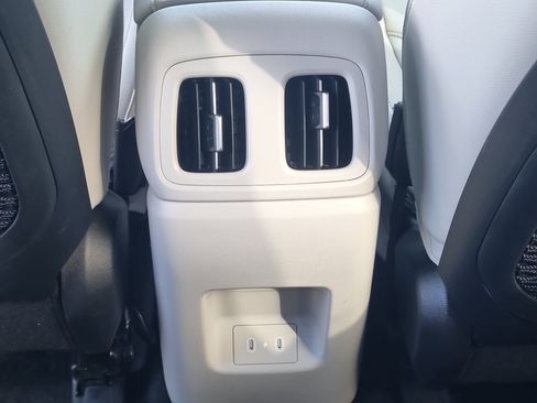 Used 2025 Hyundai Tucson Limited FWD image 17