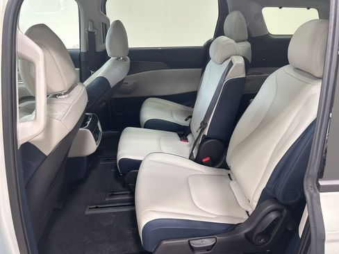 New 2026 Kia Carnival SX w/ SX Dark Edition Package image 27