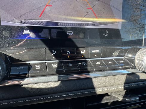 Used 2024 Chevrolet Colorado LT w/ LT Convenience Package image 26