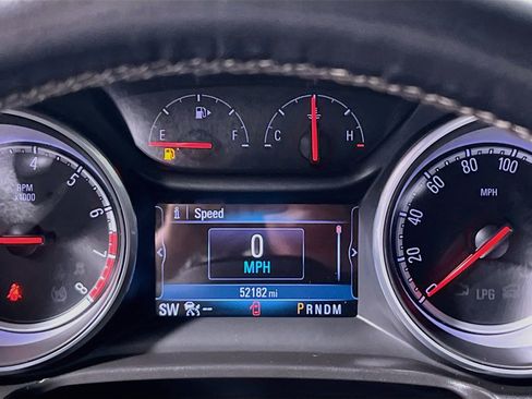 Used 2018 Buick Regal Essence w/ Driver Confidence Package #1 FWD image 22