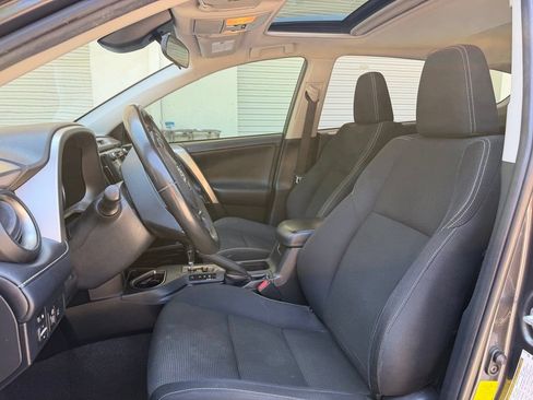 Used 2018 Toyota RAV4 XLE FWD image 9