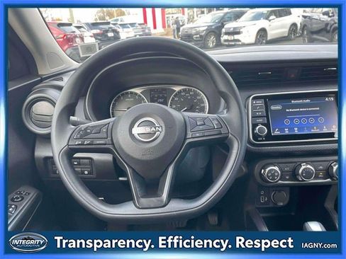 Certified 2025 Nissan Kicks Play S image 14