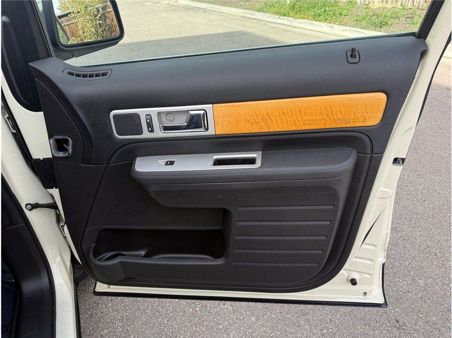 Used 2008 Lincoln MKX AWD image 36