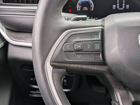 Used 2023 Jeep Grand Cherokee L Limited AWD/4WD image 36