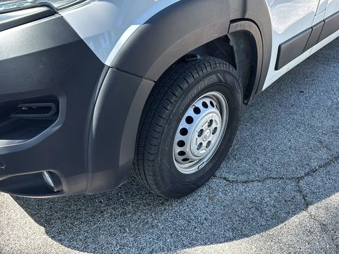 Used 2024 RAM ProMaster 2500 w/ Safety Group image 32