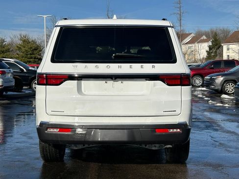Used 2022 Jeep Wagoneer Series III w/ Premium Group I image 6