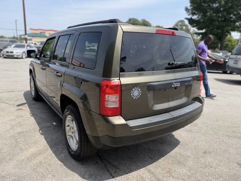 Used 2015 Jeep Patriot Sport FWD image 9