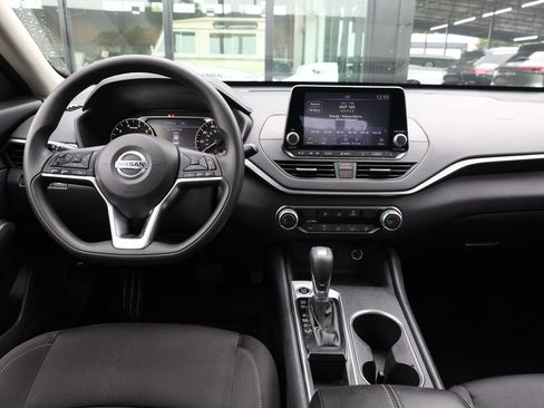 Used 2022 Nissan Altima 2.5 SV image 19
