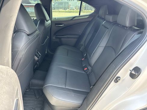 Used 2022 Lexus UX 250h w/ Accessory Package (Z2) AWD/4WD image 14