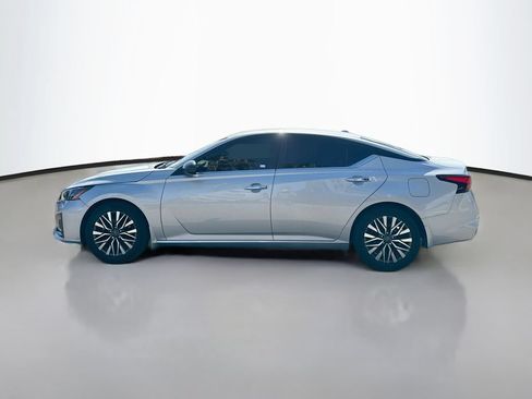 Used 2024 Nissan Altima 2.5 SV FWD image 4