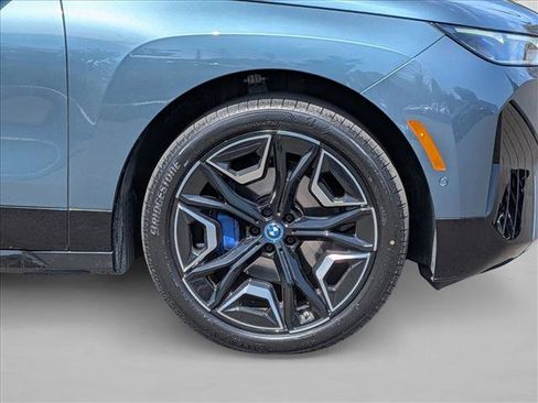Used 2024 BMW iX xDrive50 w/ Sport Package AWD/4WD image 25