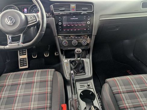 Used 2018 Volkswagen GTI SE FWD image 23