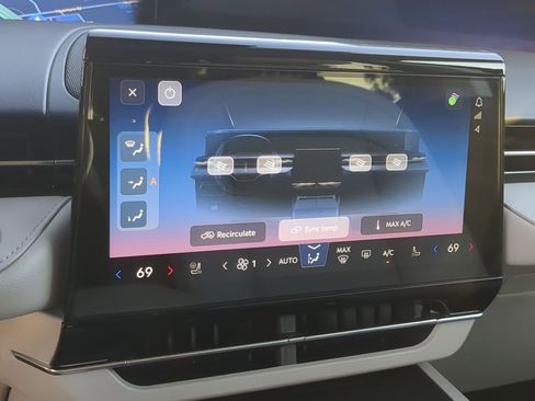 New 2026 Lincoln Nautilus Premier w/ Equipment Group 102A image 18