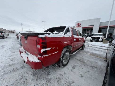 Used 2009 Chevrolet Avalanche LTZ image 3