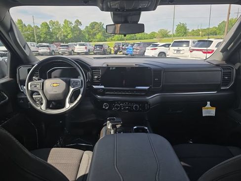 Used 2023 Chevrolet Silverado 1500 LT AWD/4WD image 10