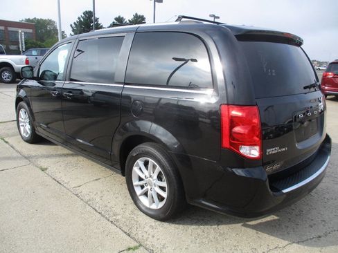 Used 2020 Dodge Grand Caravan SXT image 5
