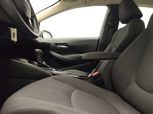 Used 2021 Toyota Corolla LE FWD image 17