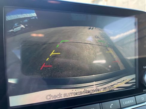 Used 2025 Nissan Altima 2.5 SV image 17