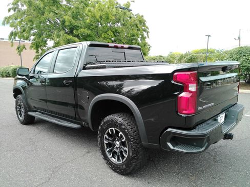 Certified 2022 Chevrolet Silverado 1500 ZR2 w/ Technology Package AWD/4WD image 5