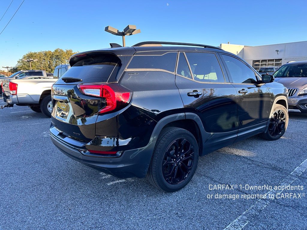 Used 2022 GMC Terrain SLT w/ Infotainment Package II AWD/4WD image 4