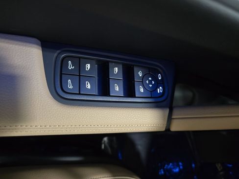 Certified 2026 Porsche Cayenne AWD/4WD image 21