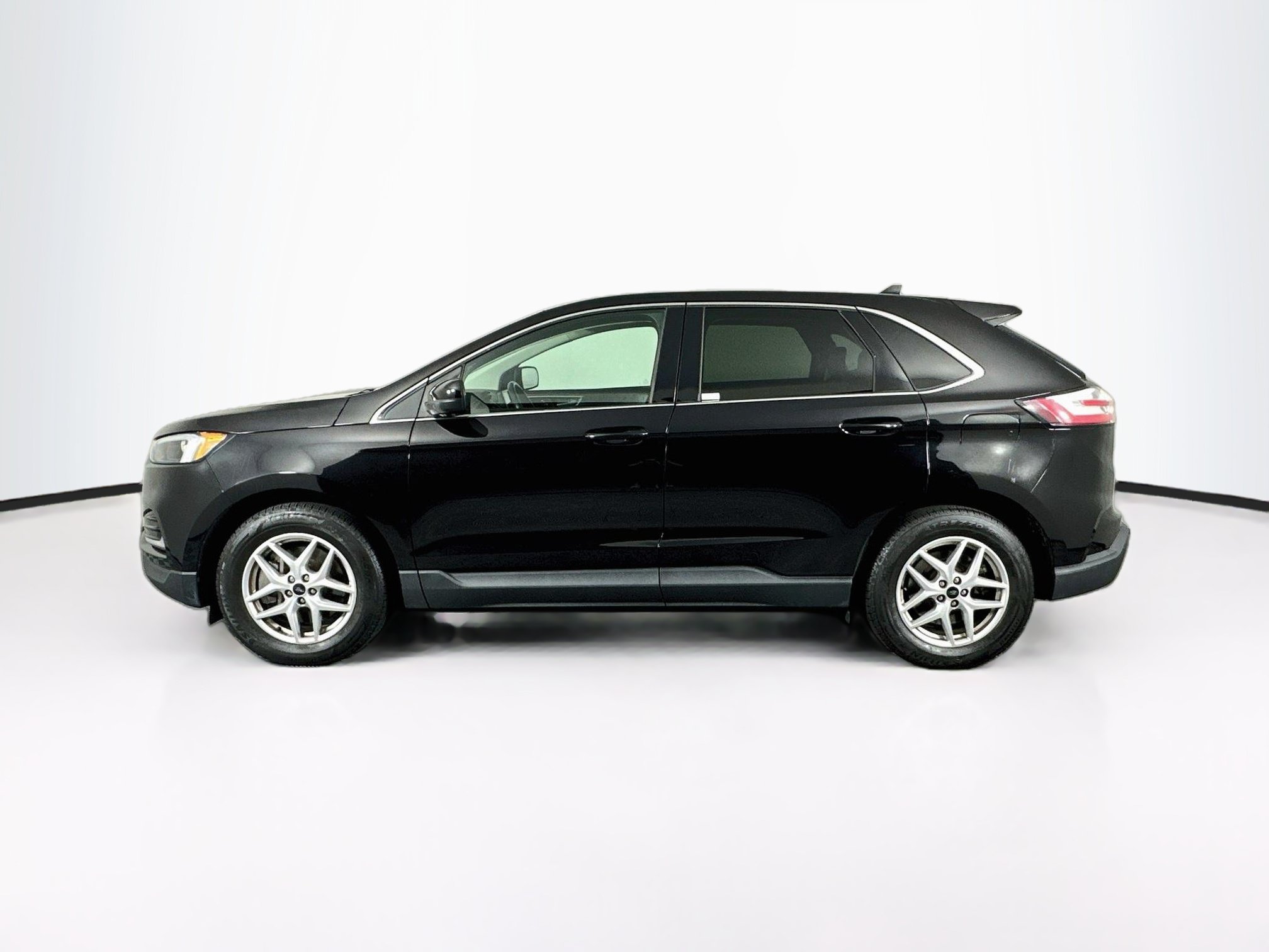 Used 2024 Ford Edge SEL AWD/4WD image 4
