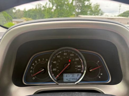 Used 2013 Toyota RAV4 Limited FWD image 18