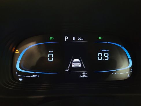 Used 2023 Hyundai Venue SEL FWD image 23