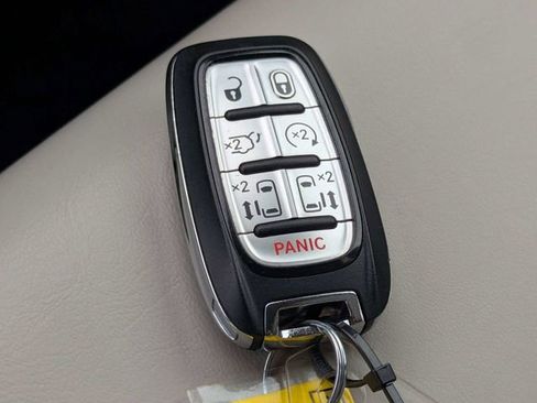 Used 2021 Chrysler Voyager Lxi FWD image 29